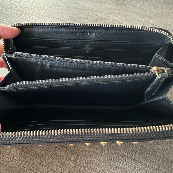 Burberry Studded Wallet - Full Inclusion 🖤 - Picture 6 of 7